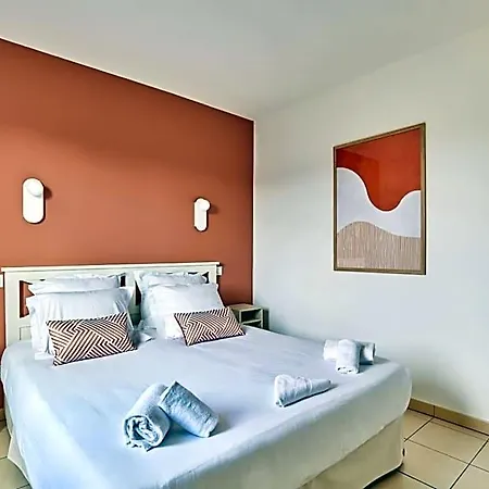 Aparthotel Odalys Des Flamants 3*
