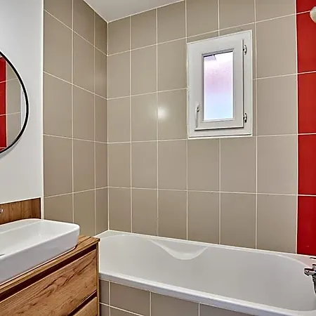 Aparthotel Odalys Des Flamants 3*