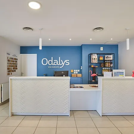 アパートホテル Odalys Des Flamants エーグ・モルト